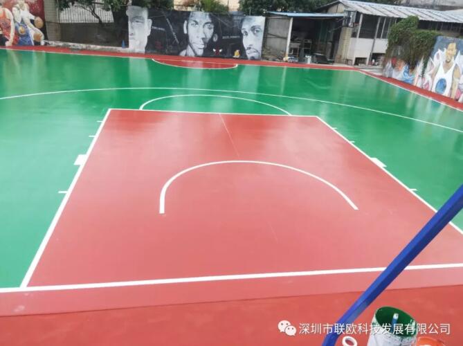 再擠也要建籃球場(chǎng)，哪怕半個(gè)也好